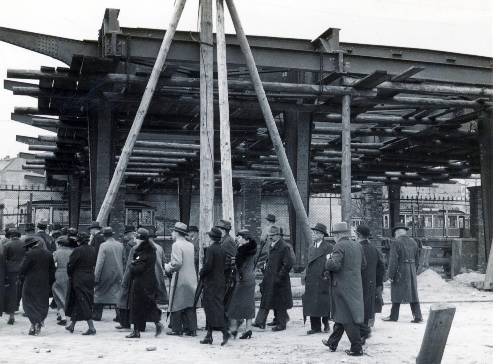 Hungary, Budapest IX., Boráros tér, a Petőfi (Horthy Miklós) híd felhajtójának építkezése., 1935, Bor Dezső, construction, Budapest, Fortepan #231310