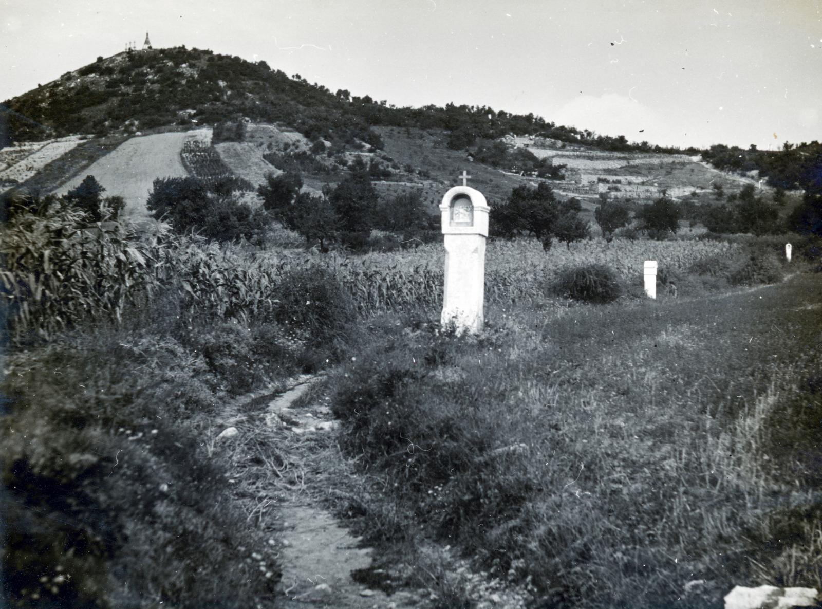 Hungary, Budapest II., Pesthidegkút, Kálvária-hegy. Stációk a hegycsúcsra kapaszkodó út mentén., 1934, Bor Dezső, Budapest, Fortepan #231349