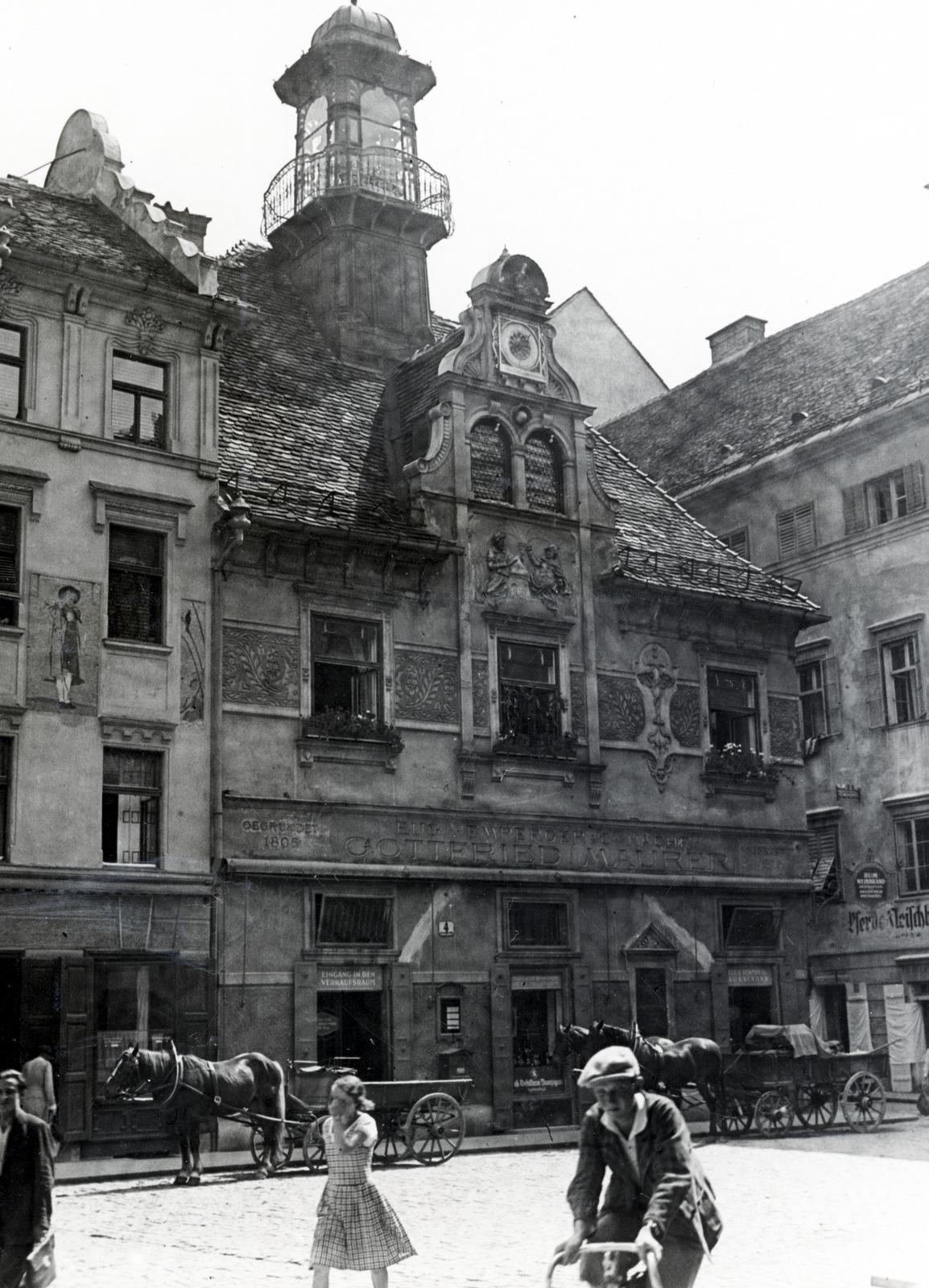 Ausztria, Graz, Glockenspielplatz, a harangjáték és a harangtorony., 1931, Bor Dezső, lovaskocsi, kerékpár, Fortepan #231430