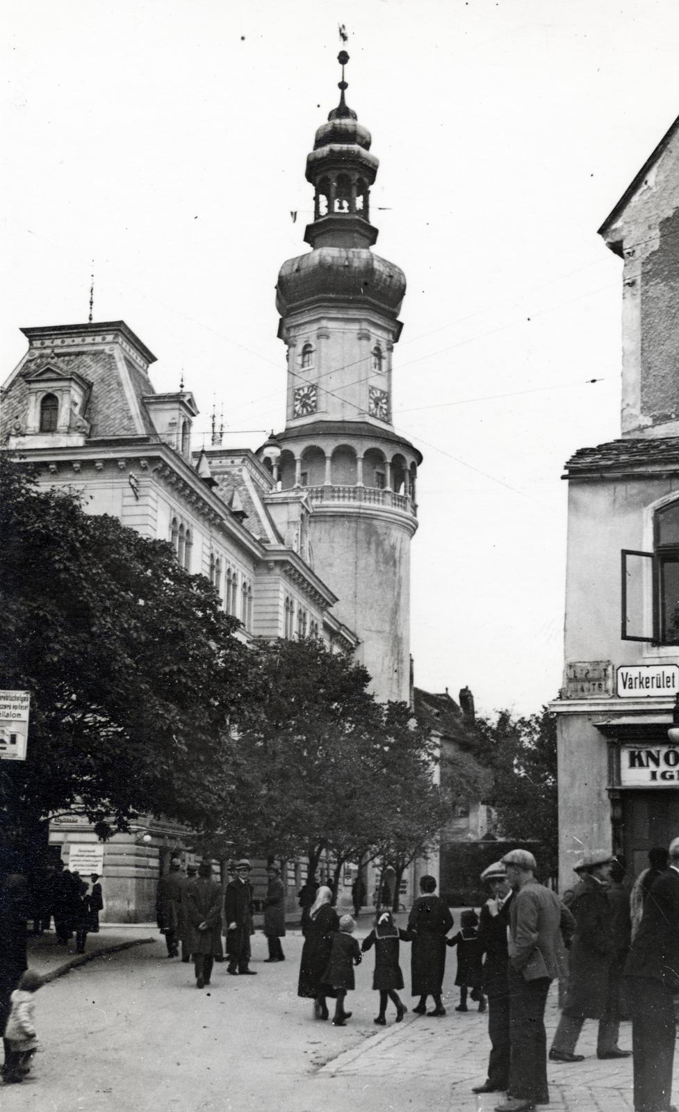 Hungary, Sopron, Várkerület, szemben az Előkapu, a Városháza és mögötte a Tűztorony., 1931, Bor Dezső, tower, Fortepan #231445