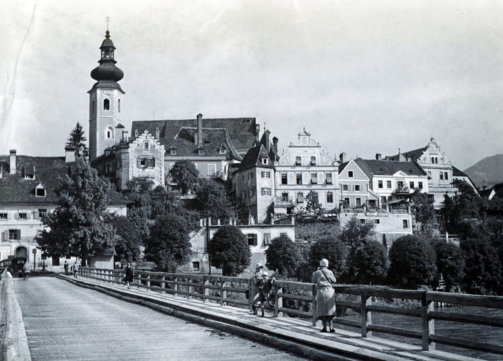 Austria, Frohnleiten, Murbrücke a Mura folyó felett, szembenl a Katharinenkirche., 1932, Bor Dezső, railing, bridge, steeple, Fortepan #231448