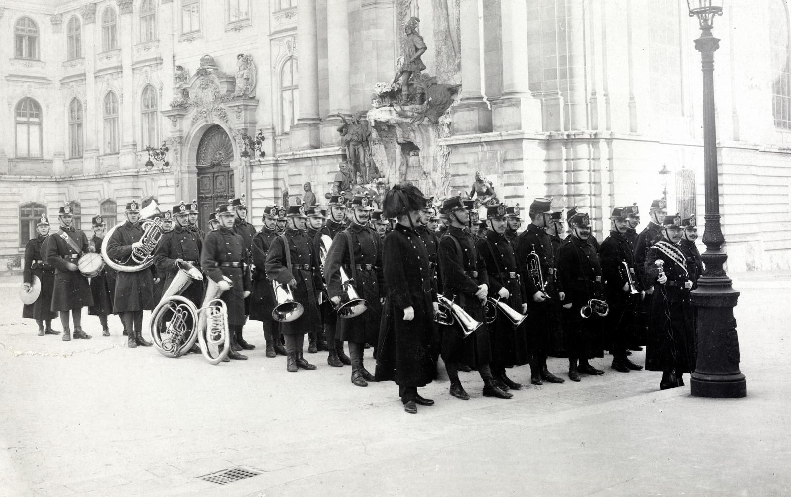 1909, Bor Dezső, fúvószenekar, díszkút, Mátyás király ábrázolás, tamburmajor, Fortepan #231456