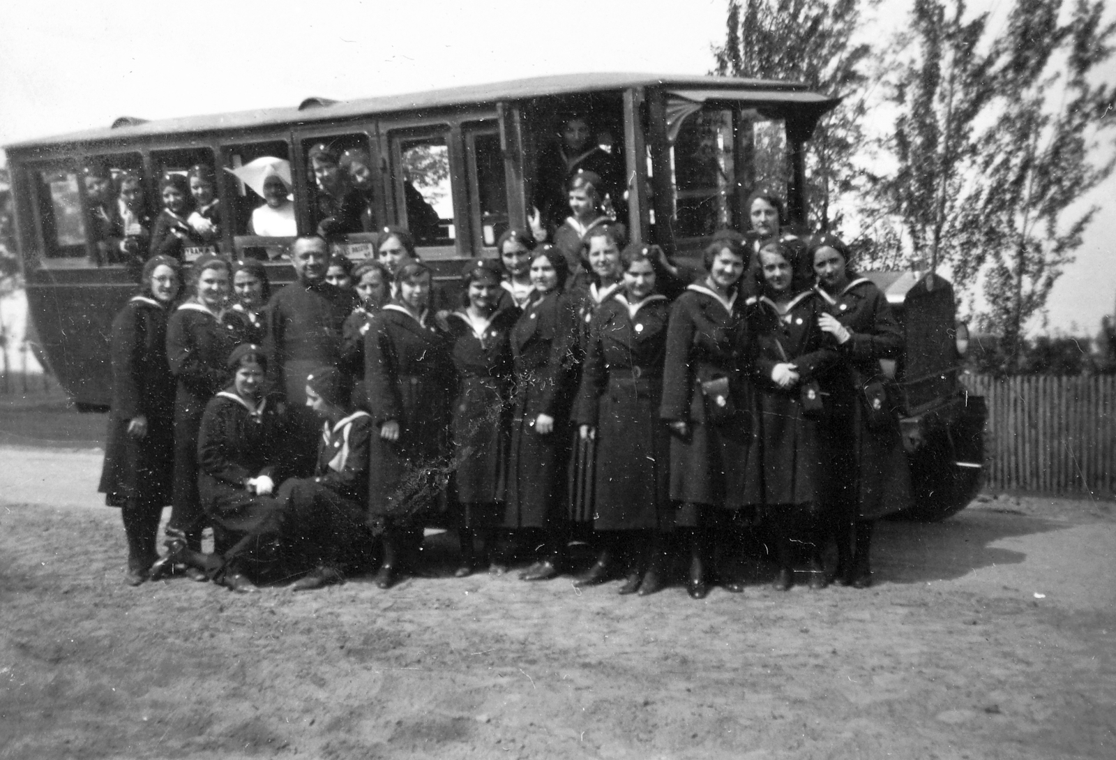 1933, Fortepan, excursion, uniform, bus, priest, tableau, nun, girls' class, girl, teacher, Fortepan #23148