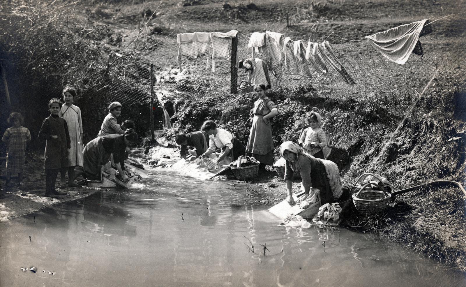 1918, Bor Dezső, stream, washing, women, hanging clothes, Fortepan #231511