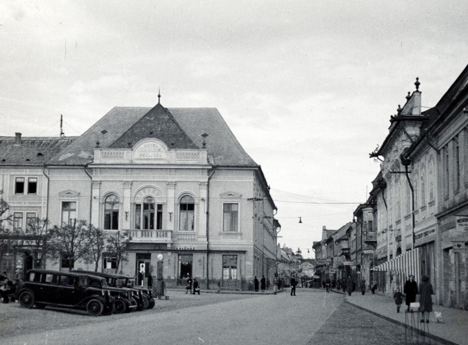 Slovakia, Rimavská Sobota, Fő (Horthy Miklós) tér, szemben a Deák Ferenc utca., 1942, Bor Dezső, Fortepan #231619