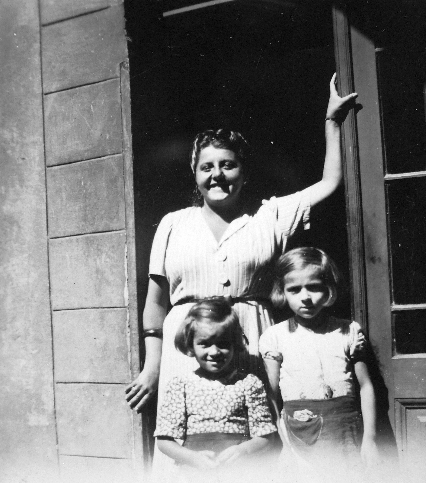 1947, Fortepan, kislány, anya, ajtóban állás, hárman, Fortepan #23162