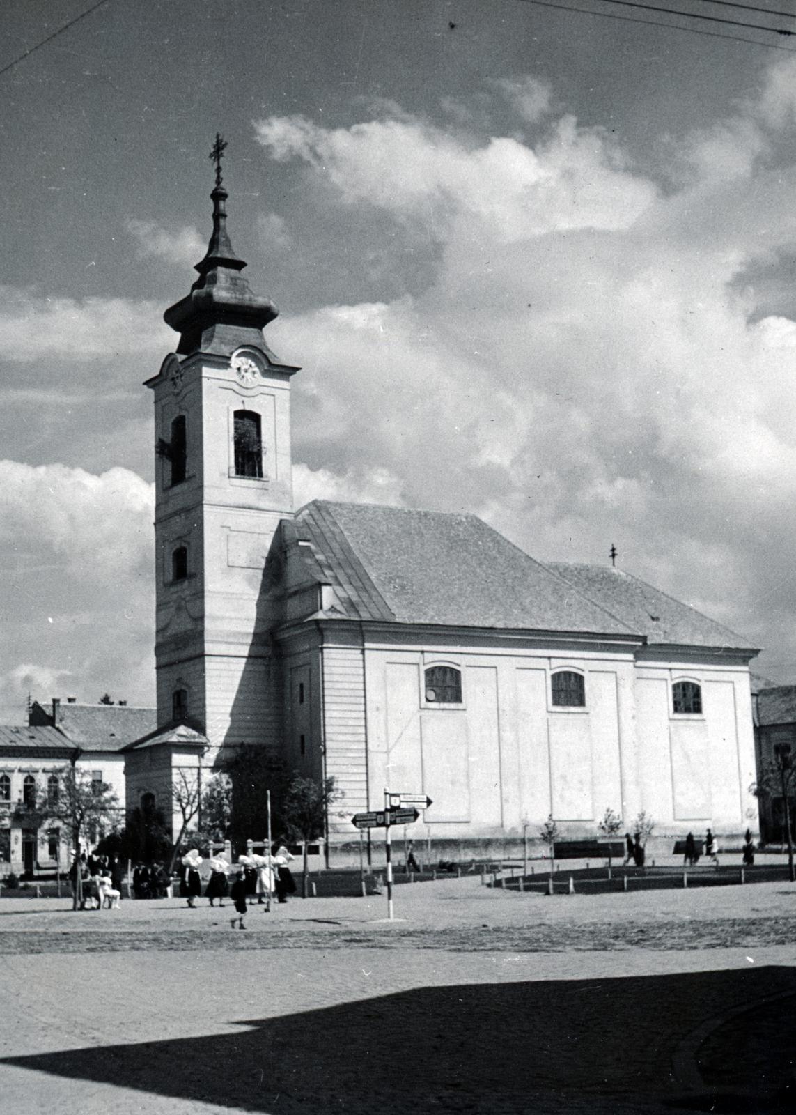 Szlovákia, Rimaszombat, Fő (Horthy Miklós) tér, Keresztelő Szent János-templom., 1942, Bor Dezső, templom, Felvidék, Fortepan #231622