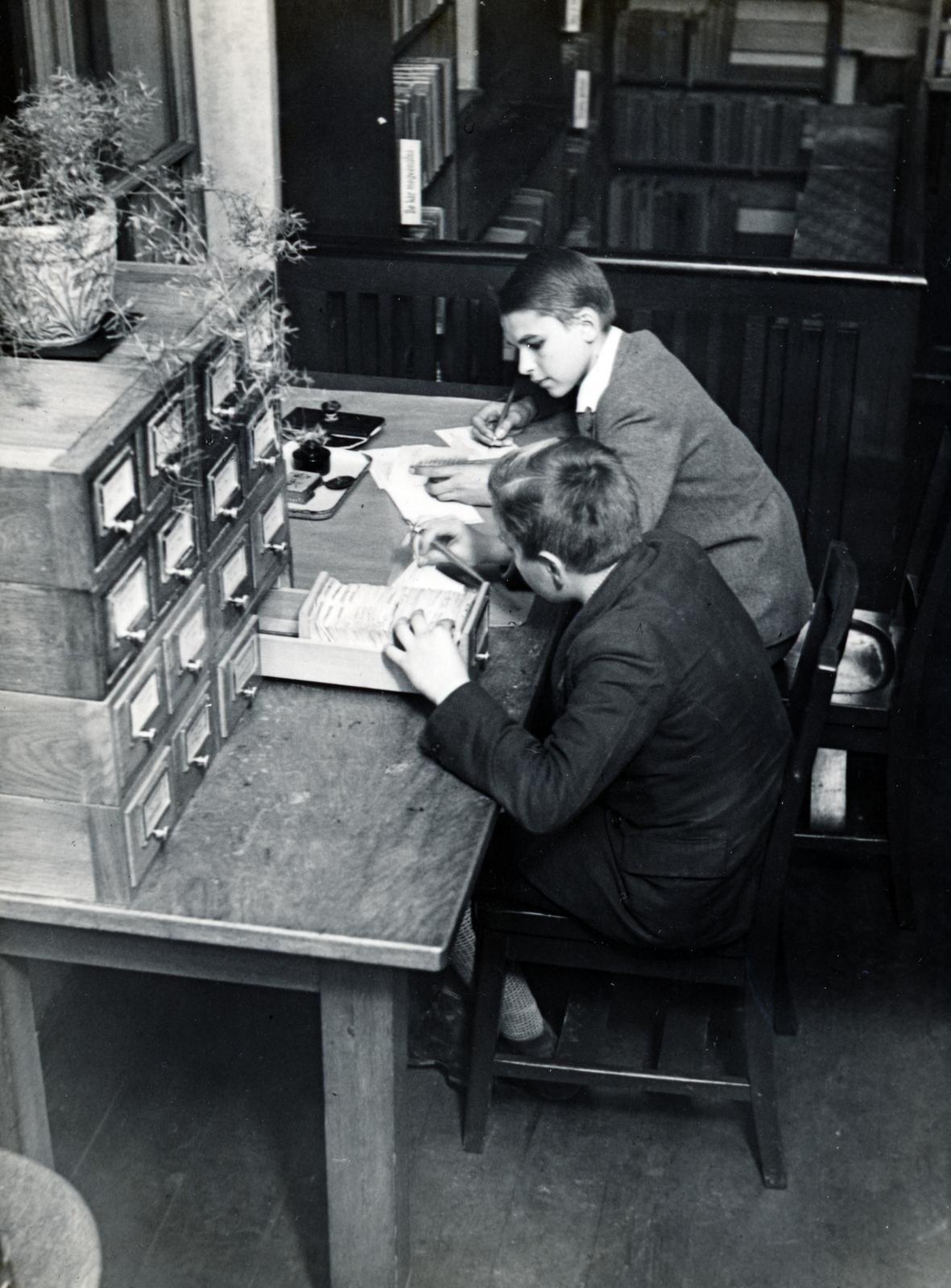 1936, Bor Dezső, kids, library, child labour, Fortepan #231713
