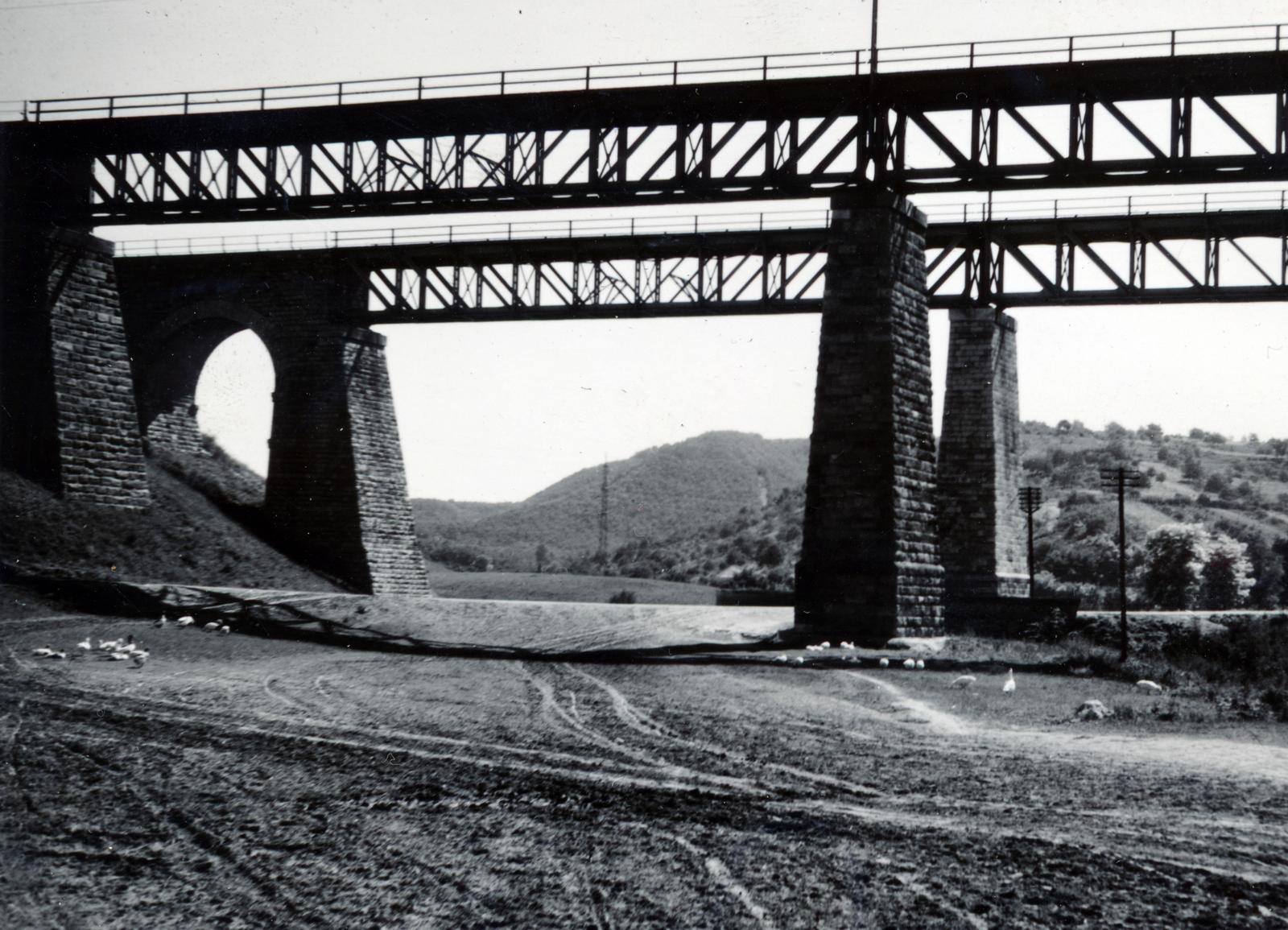 Hungary, Biatorbágy, vasúti viadukt., 1936, Bor Dezső, railway bridge, Fortepan #231757