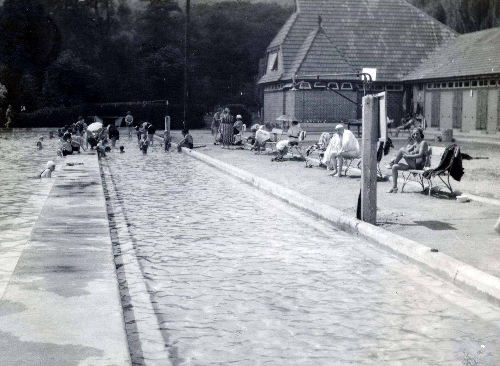 Hungary, Miskolc,Miskolctapolca, (Görömbölytapolca), Strandfürdő., 1939, Bor Dezső, pool, bathing, Fortepan #231766