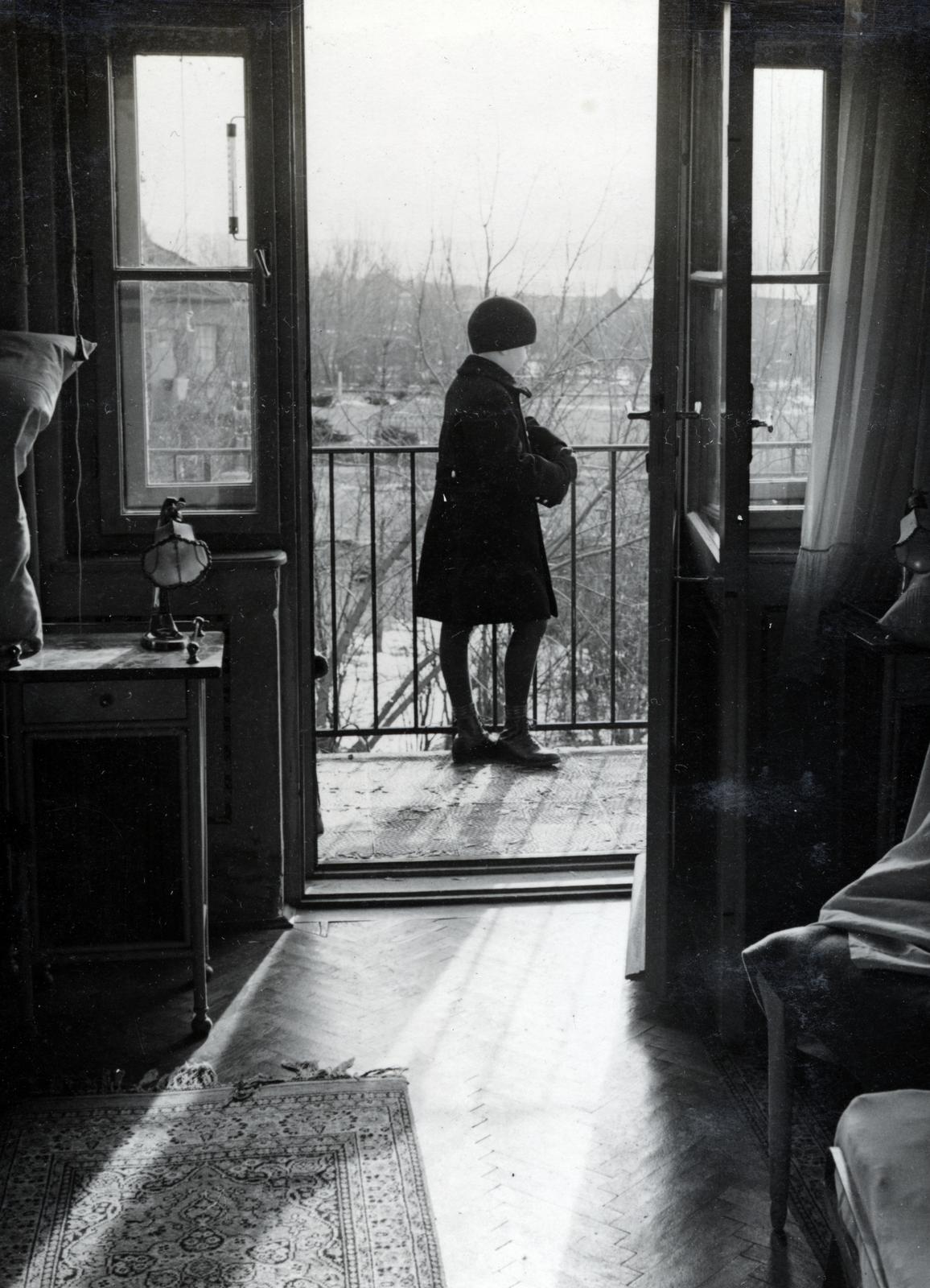 1934, Bor Dezső, balcony, shadow, coat, kid, door, Fortepan #232160