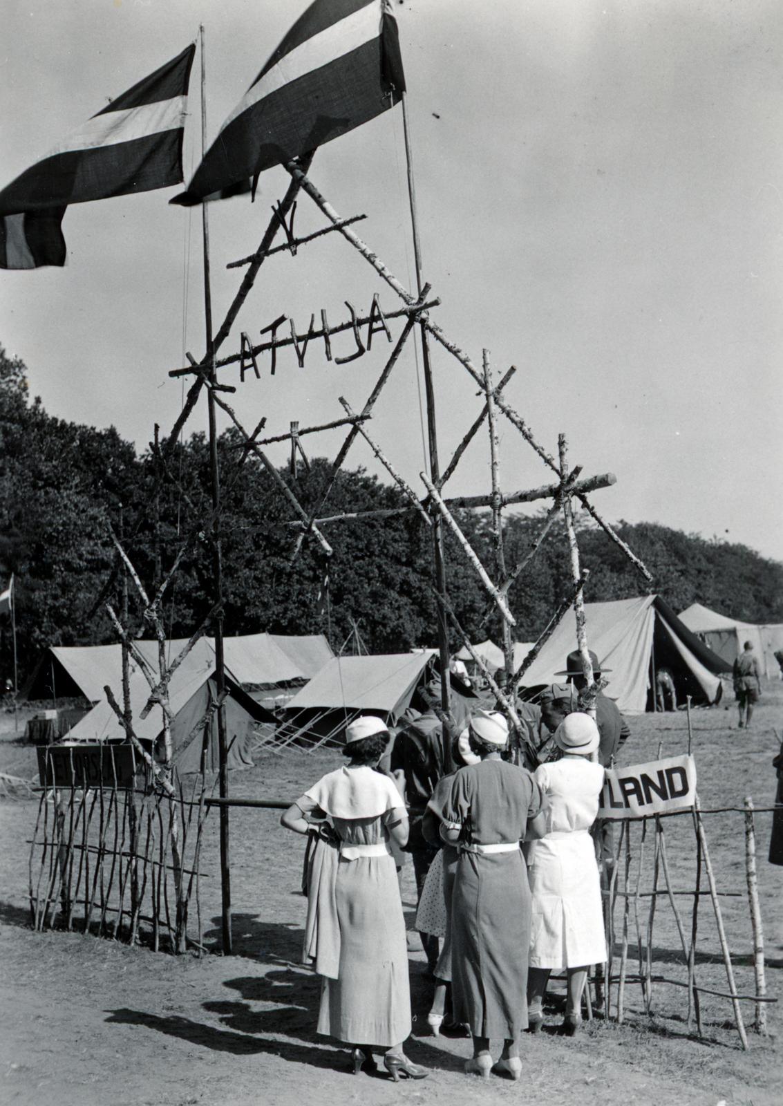 Hungary, Gödöllő, 4. Nemzetközi Cserkész Világtalálkozó (Jamboree), Lettország cserkészeinek táborkapuja., 1933, Bor Dezső, scouting, ornamental gates, Fortepan #232164