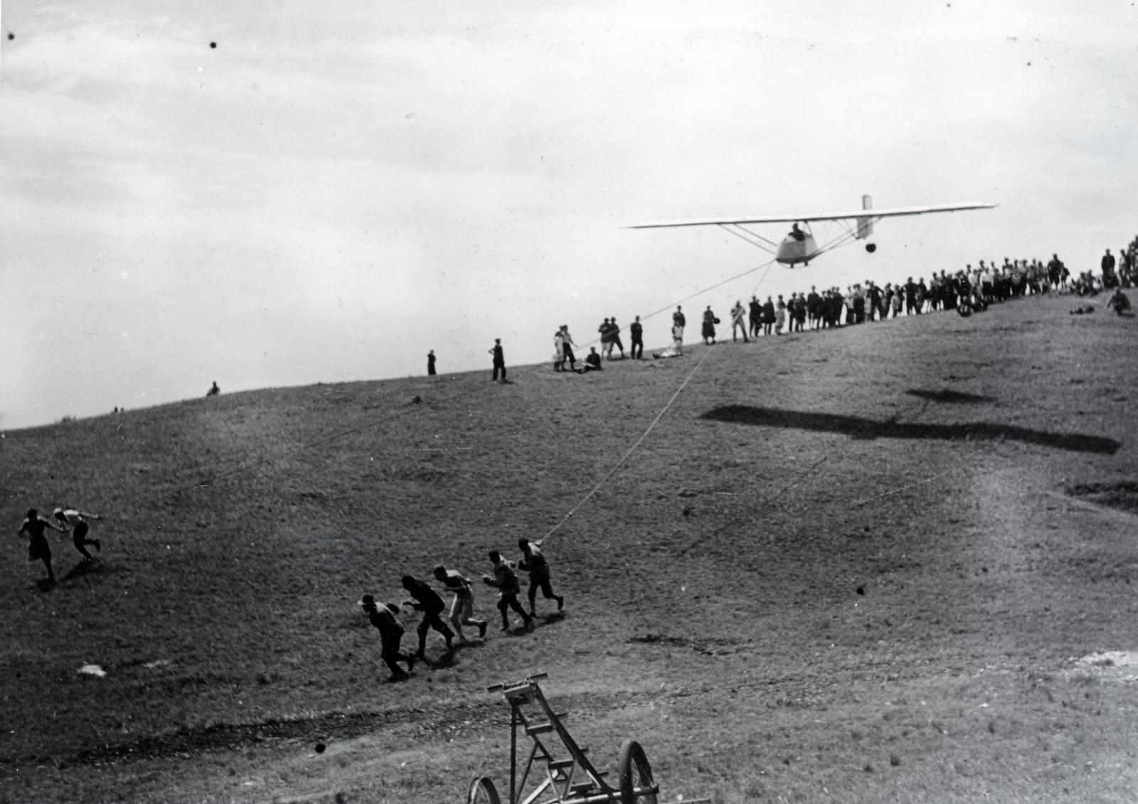 Magyarország, Hármashatárhegyi repülőtér, Budapest II., gumiköteles starthely, Rubik R-07b Vöcsök vitorlázó repülőgép., 1936, Bor Dezső, Rubik Ernő-terv, Rubik R-07b Vöcsök, vitorlázó repülőgép, Budapest, Fortepan #232233