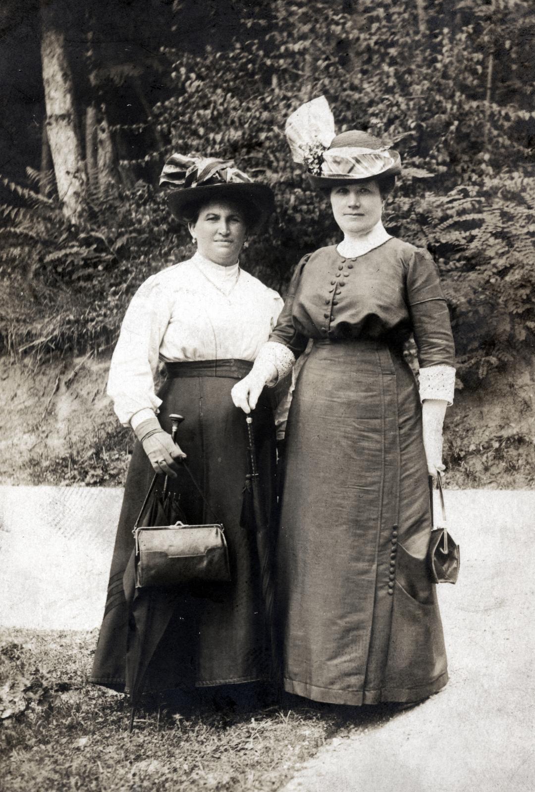 1912, Liszkay Cecília, women, hat, handbag, double portrait, Fortepan #232318