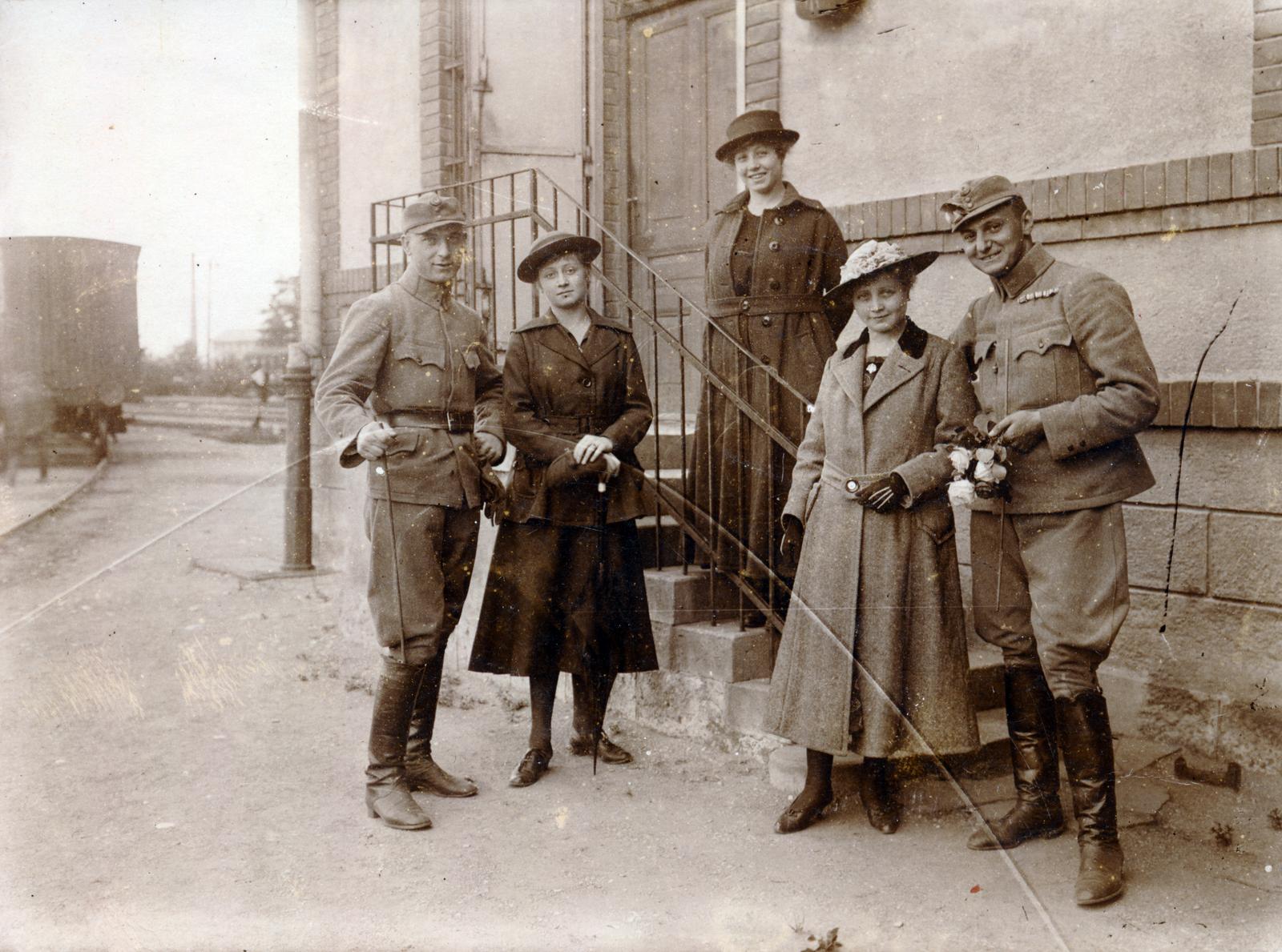 1915, Losonci Rita dr., stairs, tableau, lady, soldier, Fortepan #232356