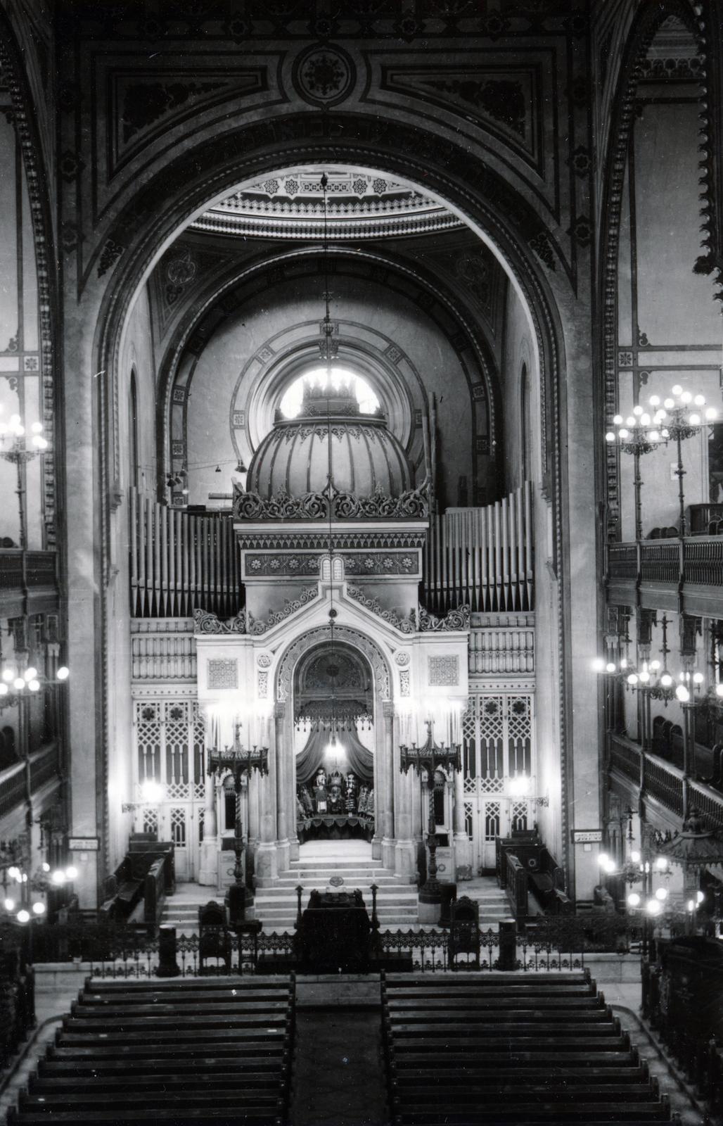 Magyarország, Budapest VII., a felvétel a Dohány utcai zsinagógában készült., 1938, Virány László, Budapest, Fortepan #232485