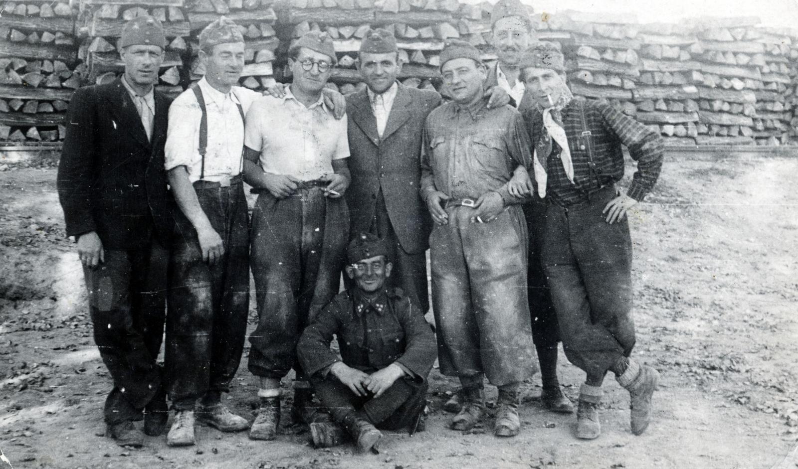 1942, Virány László, munkaszolgálatos, csoportkép, Fortepan #232509