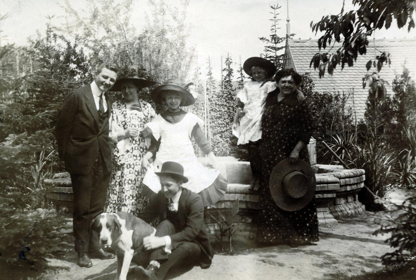 1917, Aczél Frigyes, dog, family, Fortepan #232693