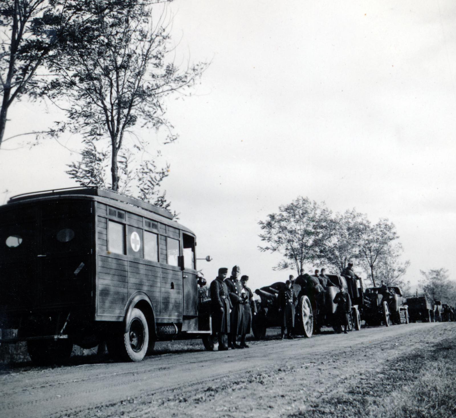 1940, Tordai György, artillery, cannon, ambulance, Fortepan #232794