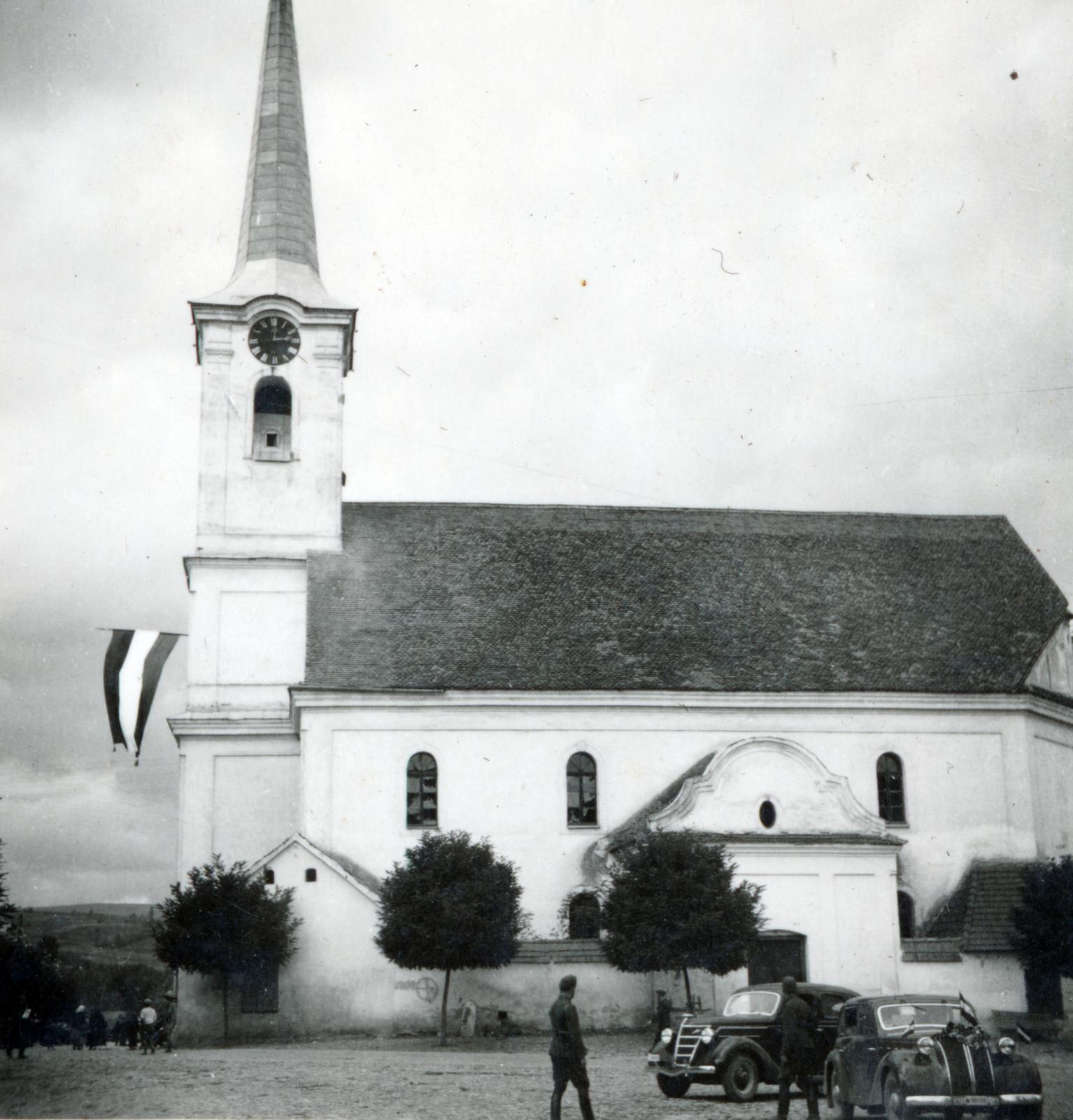 Romania,Transylvania, Ordorheiu Secuiesc, református templom. A felvétel a magyar csapatok bevonulása idején készült, 1940. szeptember 11-én., 1940, Tordai György, Fortepan #232806