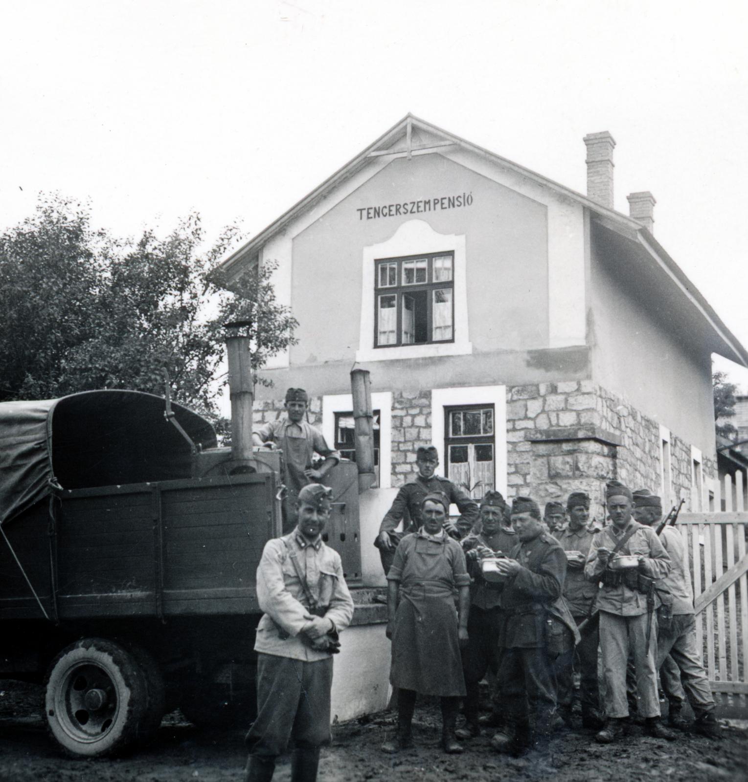 Magyarország, Bánk, Tóparti sétány - Tó utca sarok, Tengerszem pensió a tó partján., 1940, Tordai György, Fortepan #232974