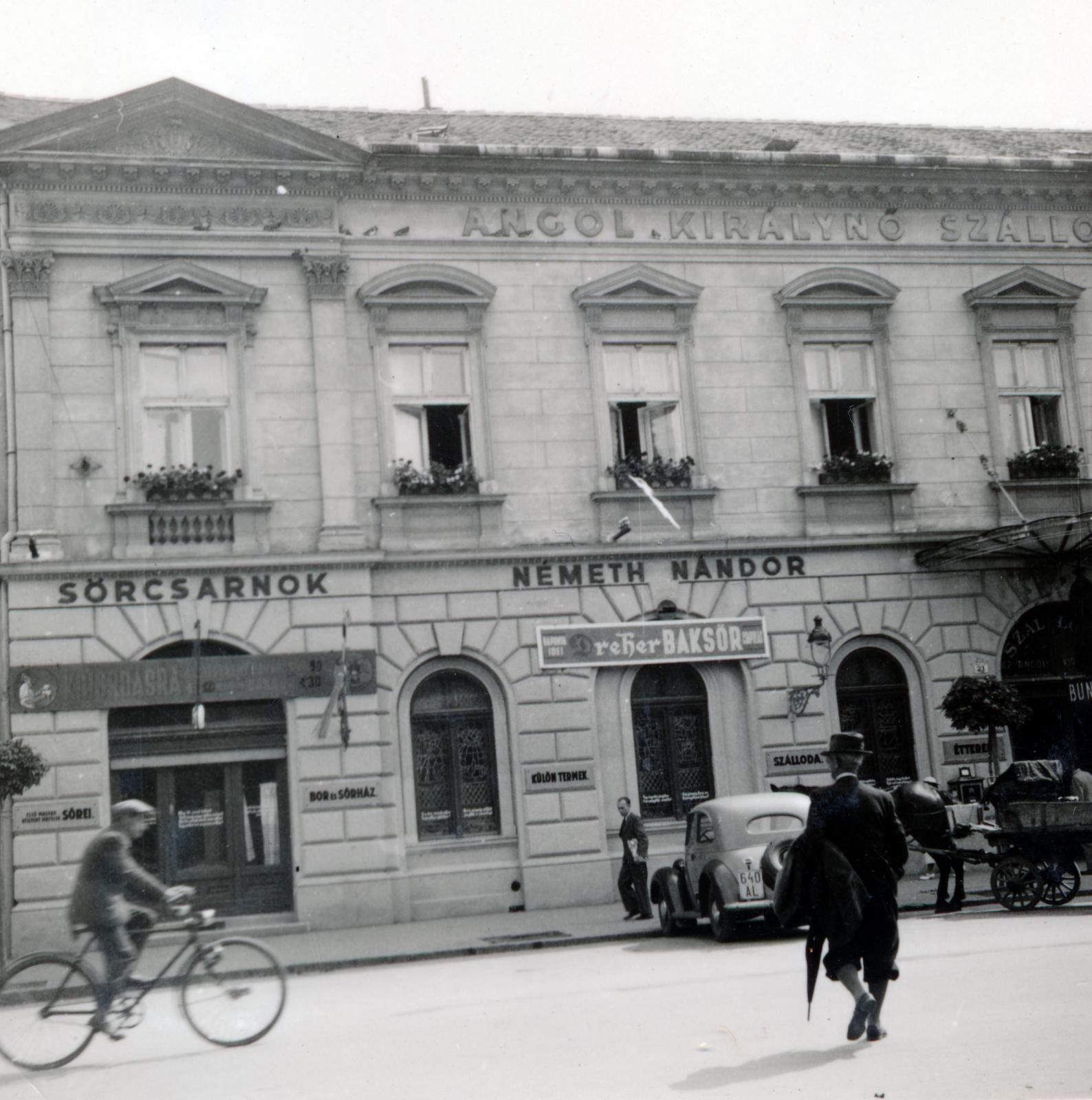 Hungary, Debrecen, Kossuth utca 21., Angol királynő szálloda., 1940, Tordai György, Dreher-brand, slanted, Fortepan #233050