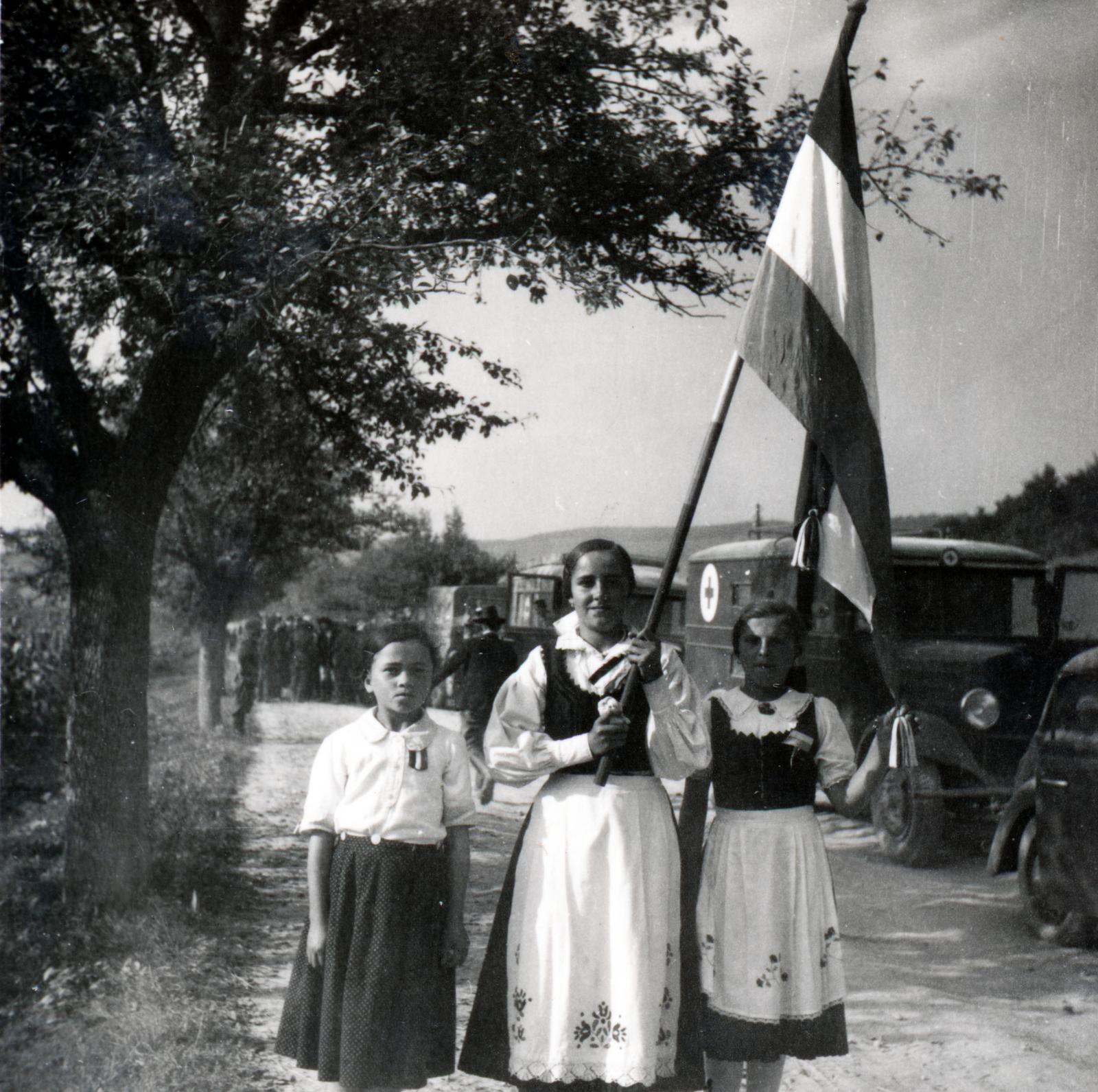 Romania,Transylvania, a felvétel a település határában a magyar csapatok bevonulása idején készült., 1940, Tordai György, Fortepan #233211