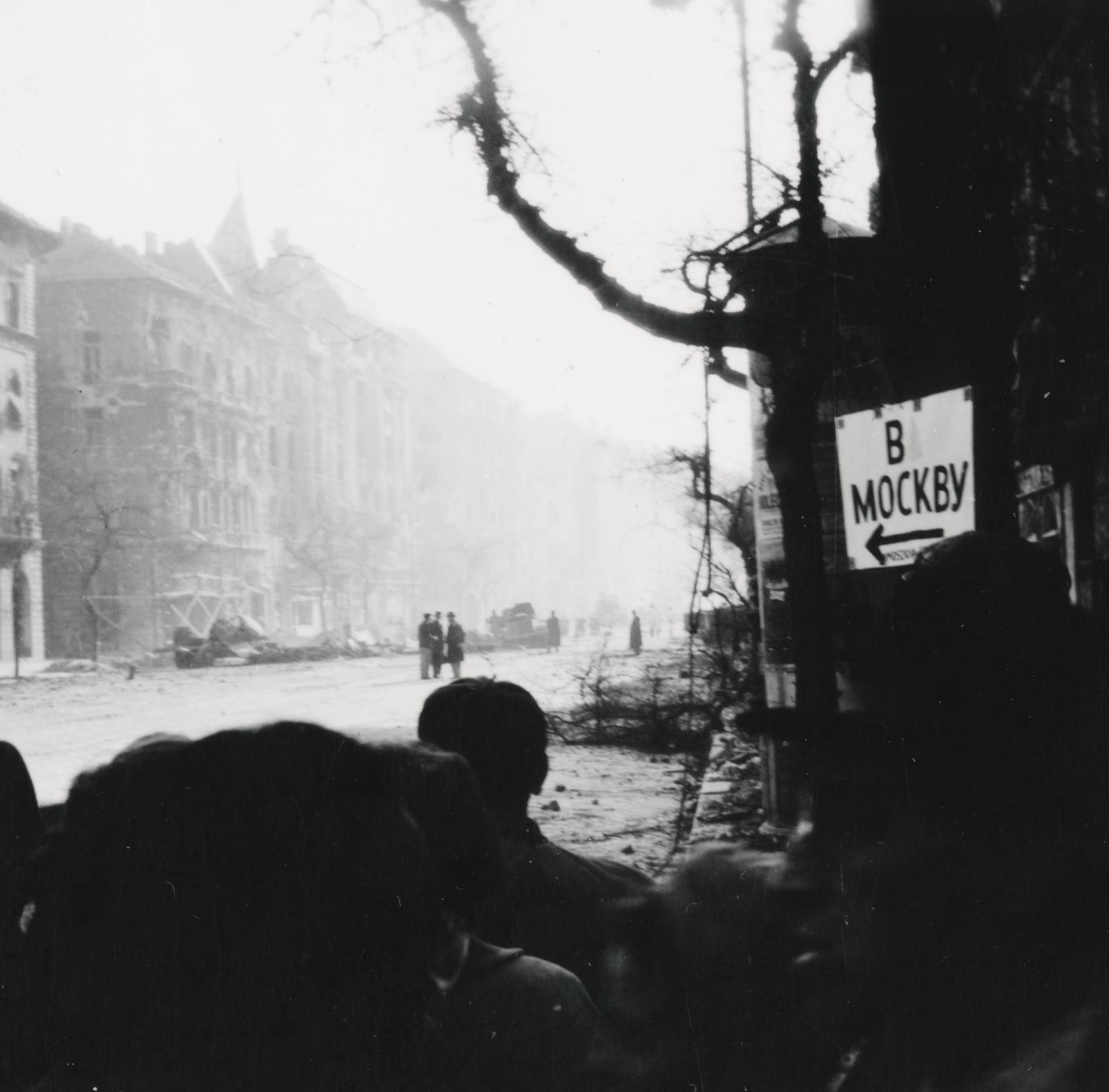 Hungary, Budapest VIII., József körút, balra a Práter utca torkolata., 1956, Pálos Ágnes, Cyrillic alphabet, road signs, Budapest, Fortepan #233239