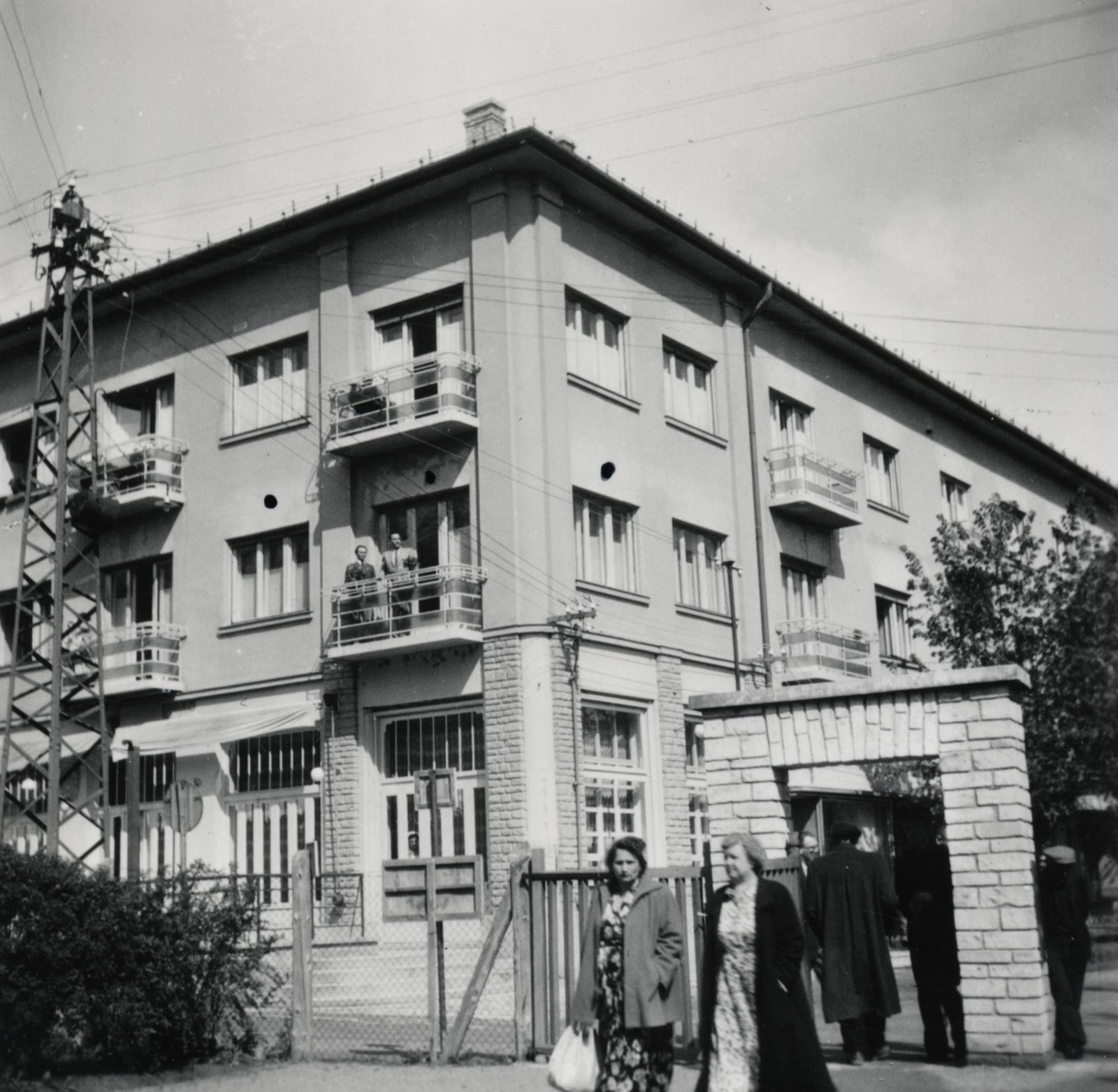 Hungary, Hévíz, Rákóczi utca 20., SZOT Vasmunkás Gyógyüdülő, később hotel., 1954, Pálos Ágnes, Fortepan #233249