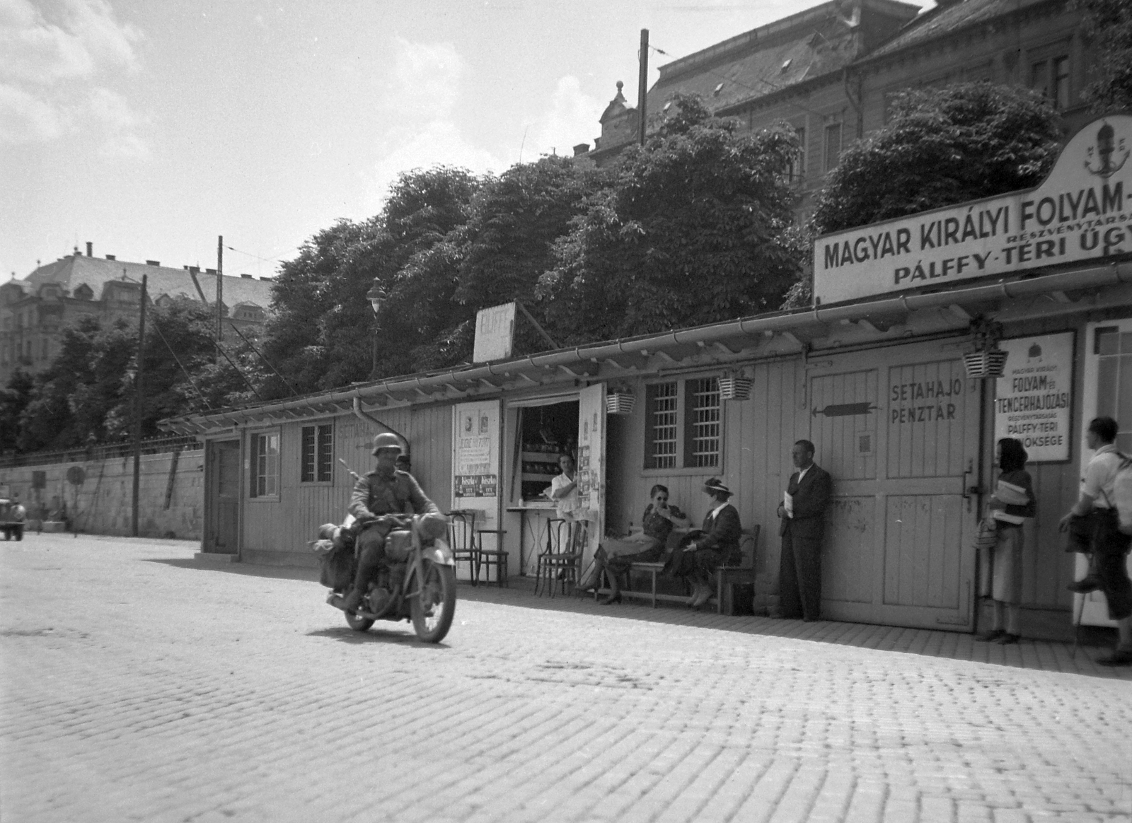 Magyarország, Budapest II., budai alsó rakpart a Bem József (Pálffy) térnél, német katonai csapatok átvonulása, 1941, Fortepan/Album002, motorkerékpár, katonaság, DKW-márka, Wehrmacht, Budapest, Fortepan #23329