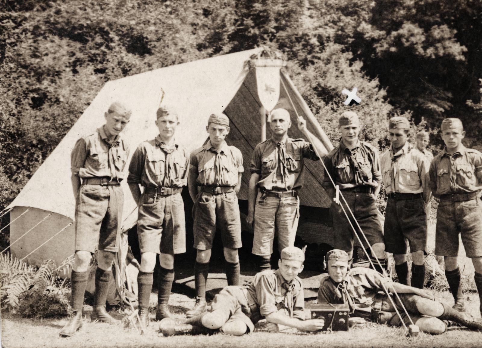 1927, Pálos Ágnes, scouting, knee snocks, belt, radio broadcasting, tent, Fortepan #233296
