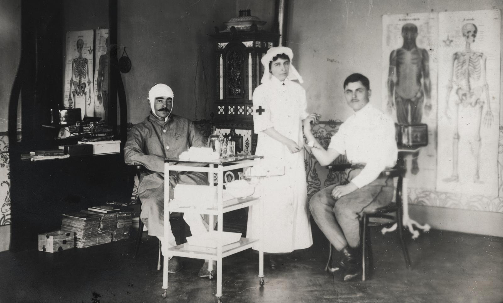 1918, Hajtman Ágnes, skeleton, wounded, nurse, Fortepan #233324