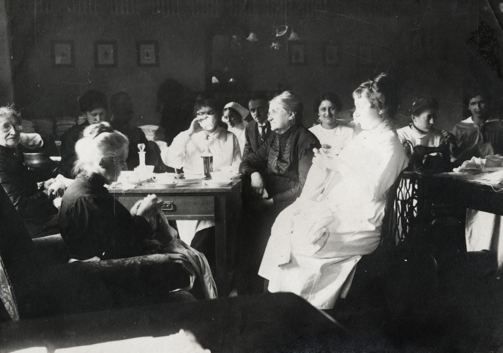 1917, Hajtman Ágnes, nők, kézimunka, varrógép, Fortepan #233328