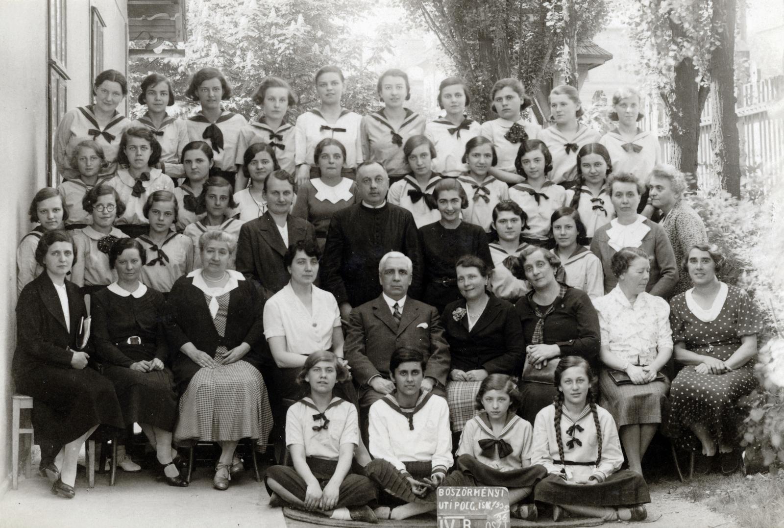 Hungary, Budapest XII., Böszörményi út 22., Polgári leányiskola IV. osztályos tanulóinak csoportképe., 1936, Ferencziné Fodor Katalin, Budapest, Fortepan #233368