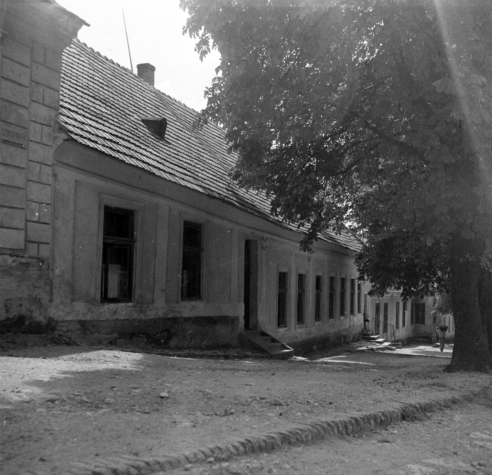 Hungary, Sümeg, Szent István tér 4. Nanicza-kúria., 1950, Építész, street view, mansion, Fortepan #23355