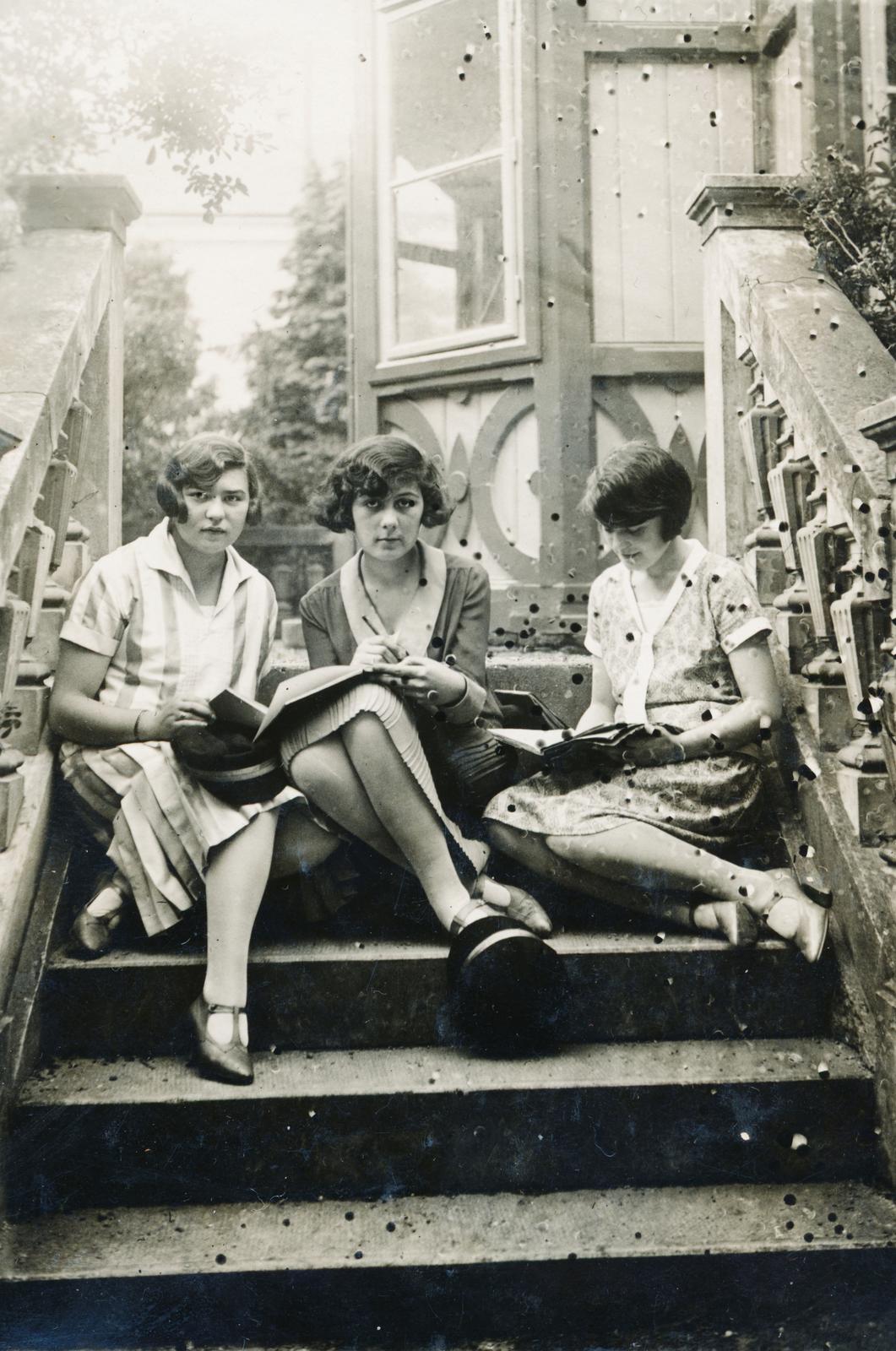 1928, Brogyáni Jenő, girls, three people, sitting on stairs, damaged photo, writing, copybook, Fortepan #233590