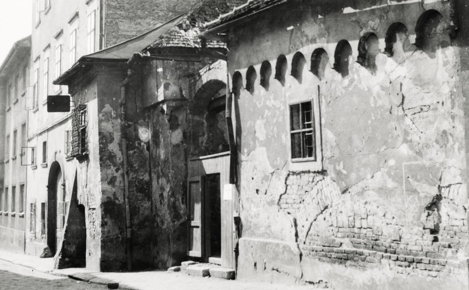 Slovakia, Bratislava, Káptalan utca (Kapitulská) 4., ekkor 15-ös számú ház., 1954, Brogyáni Jenő, Fortepan #233603