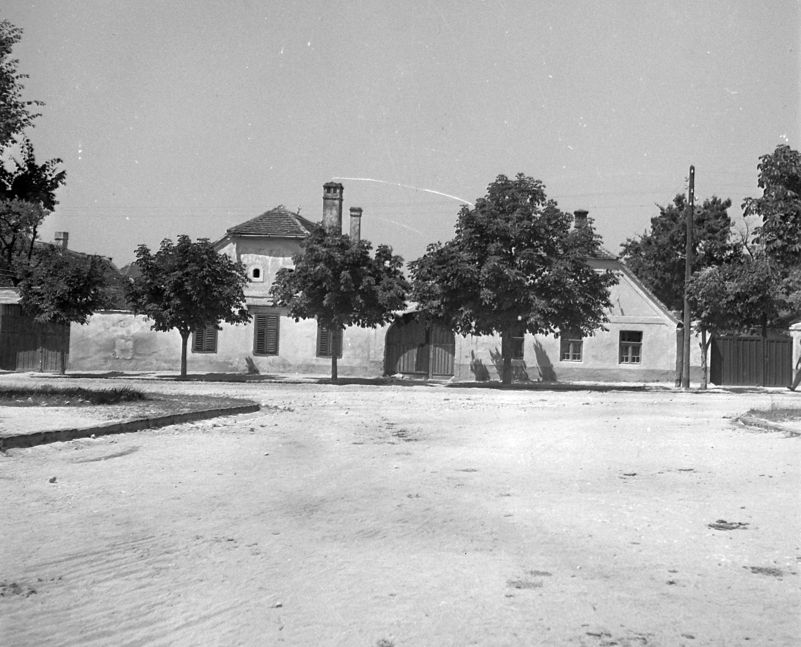 Hungary, Sümeg, szemben a Deák Ferenc utca 15-17. sz., 1950, Építész, street view, farmhouse, Fortepan #23371