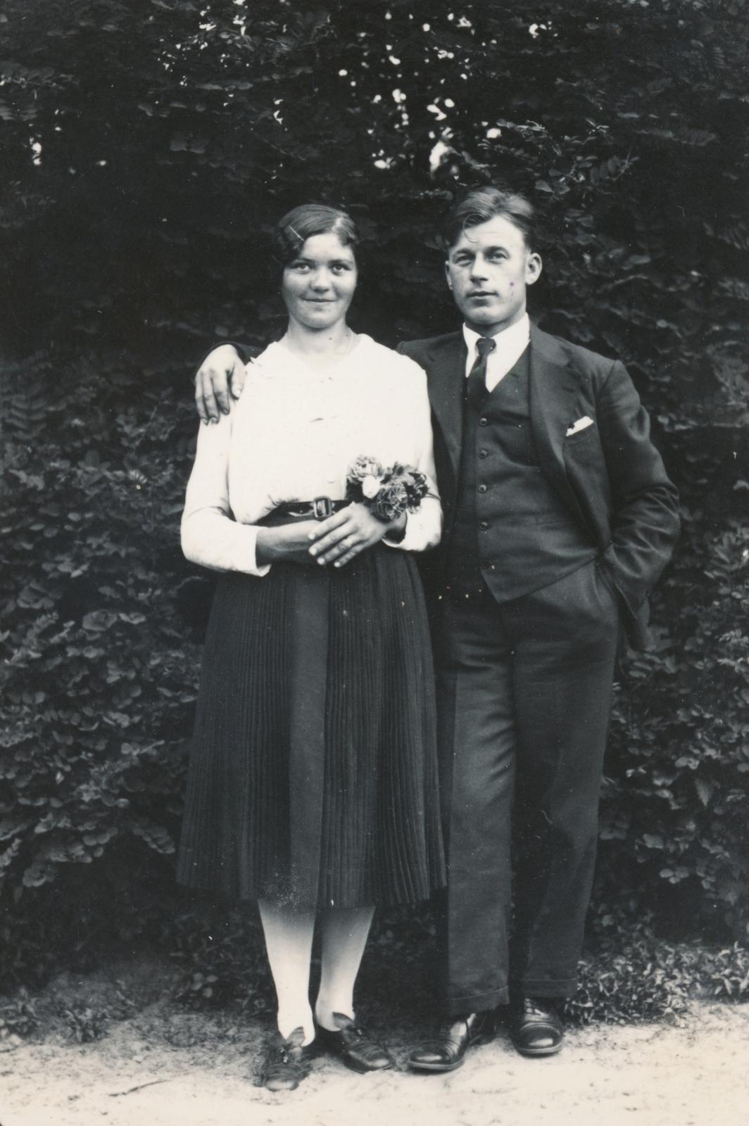 1938, Büki család, bouquet, man and woman, Fortepan #233724