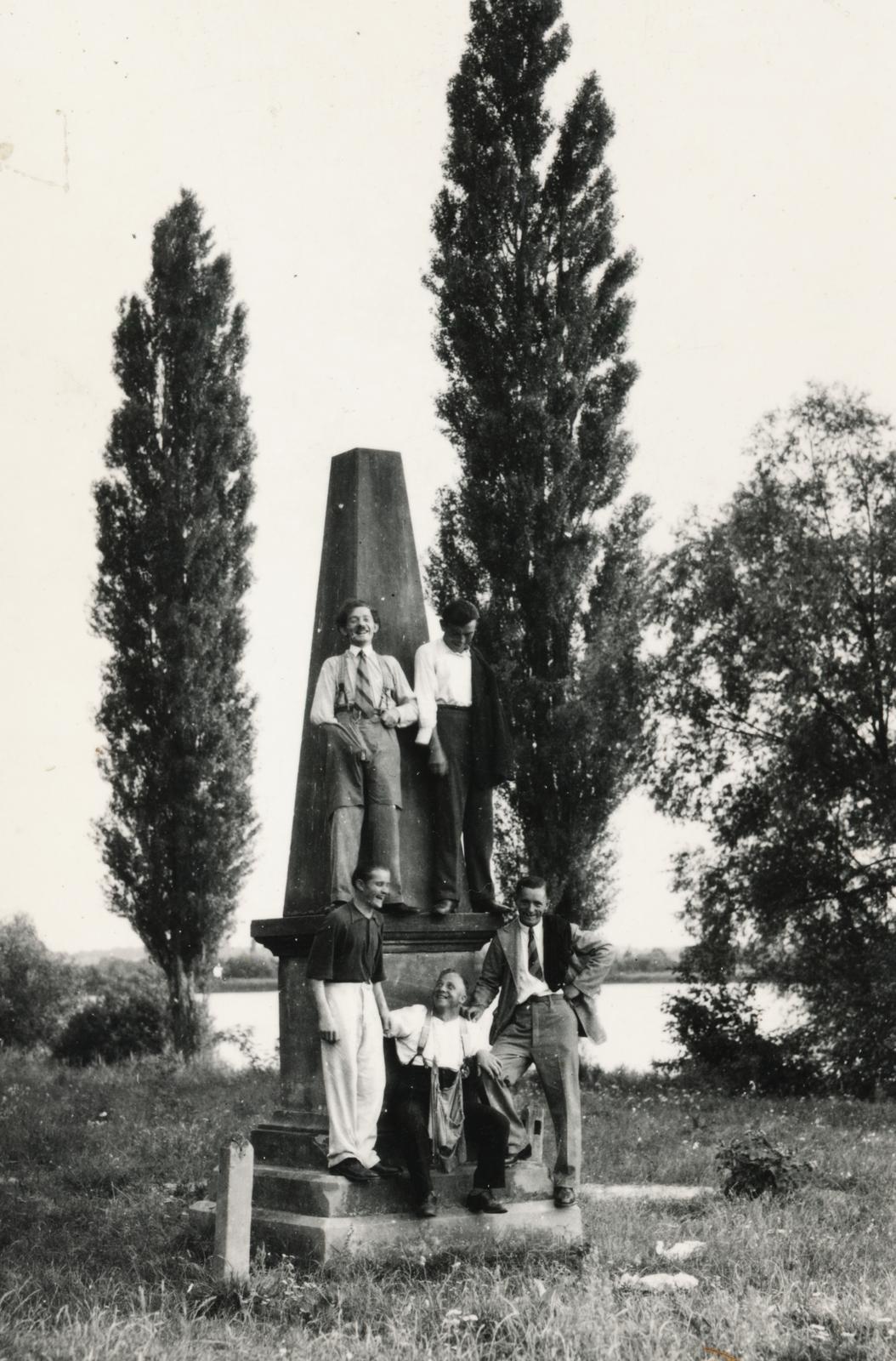 1937, Büki család, vidámság, emlékmű, Fortepan #233731