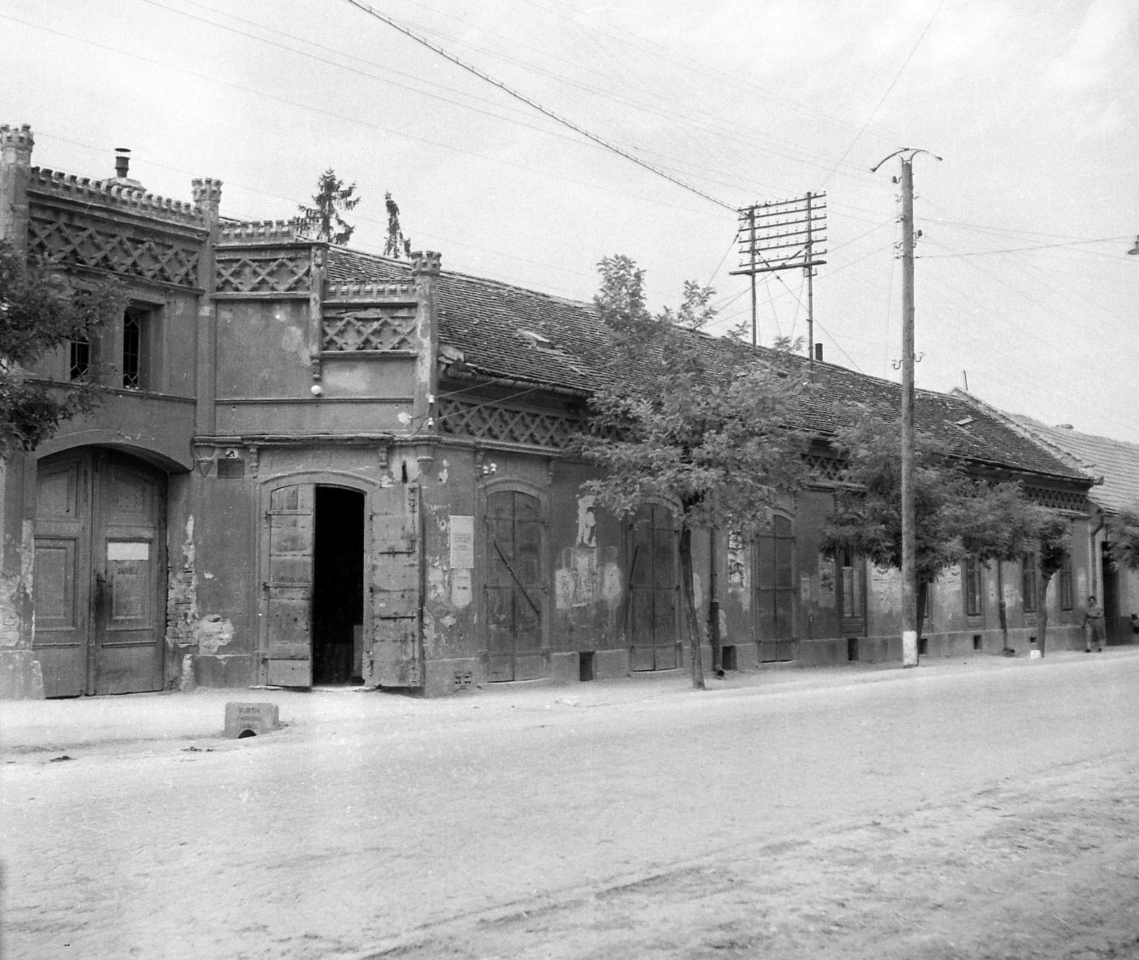 Hungary, Sümeg, Kossuth Lajos utca 24., Darnay Kálmán szülőháza., 1950, Építész, street view, architectural ornament, Fortepan #23383