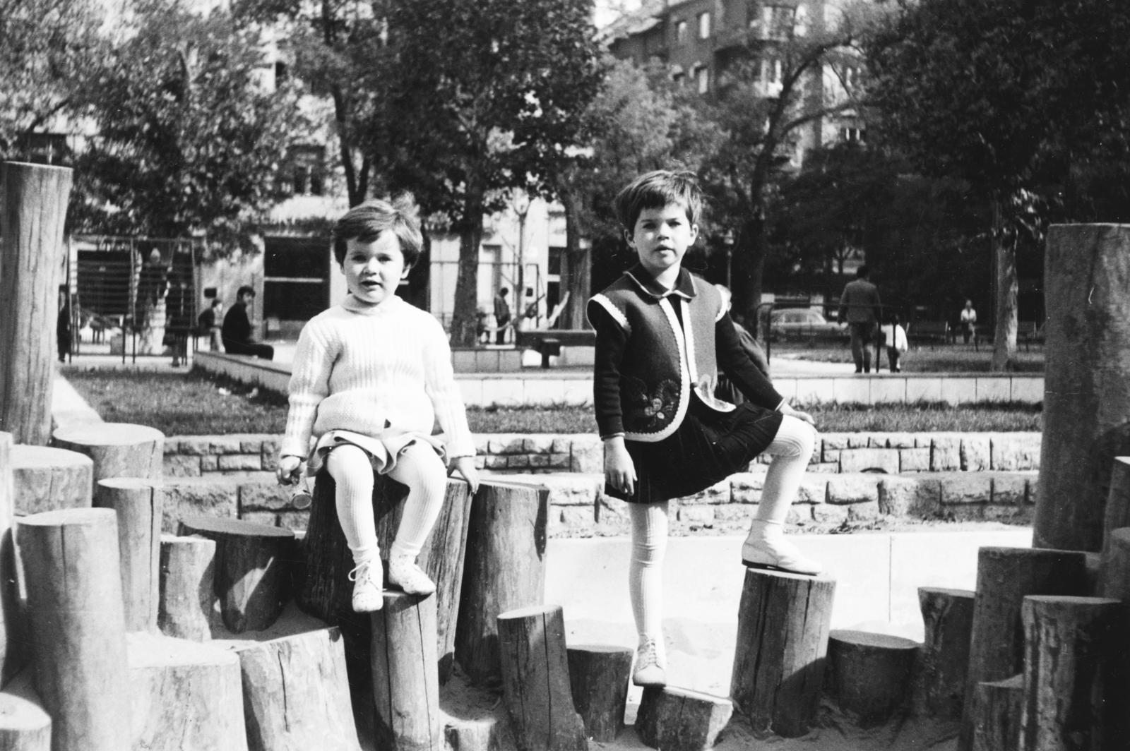 Magyarország, Budapest XIII., Jászai Mari tér, játszótér., 1969, Rajz Helga Eszter, Budapest, Fortepan #233877