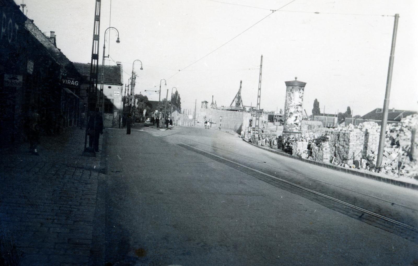 Hungary, Óbuda, Budapest III., Tavasz utca az Árpád híd budai hídfőjének építési területe., 1943, Palágyi Bálint, Budapest, street lamp, building material, disappeared, Fortepan #233991