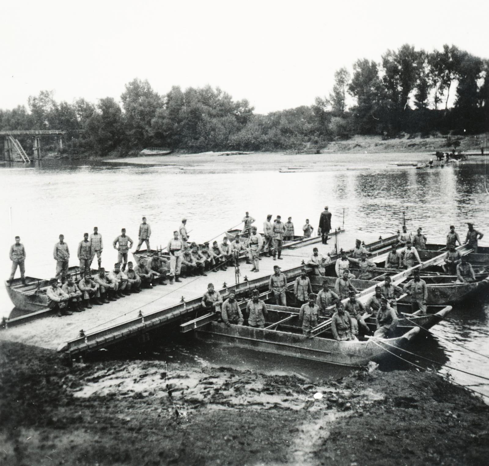 1942, Cserey Zoltán, utász, folyópart, ladik, ponton, Fortepan #234004