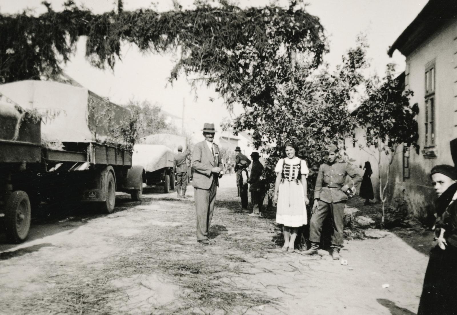 1940, Cserey Zoltán, népviselet, ponyva, magyar katona, teherautó, Fortepan #234012