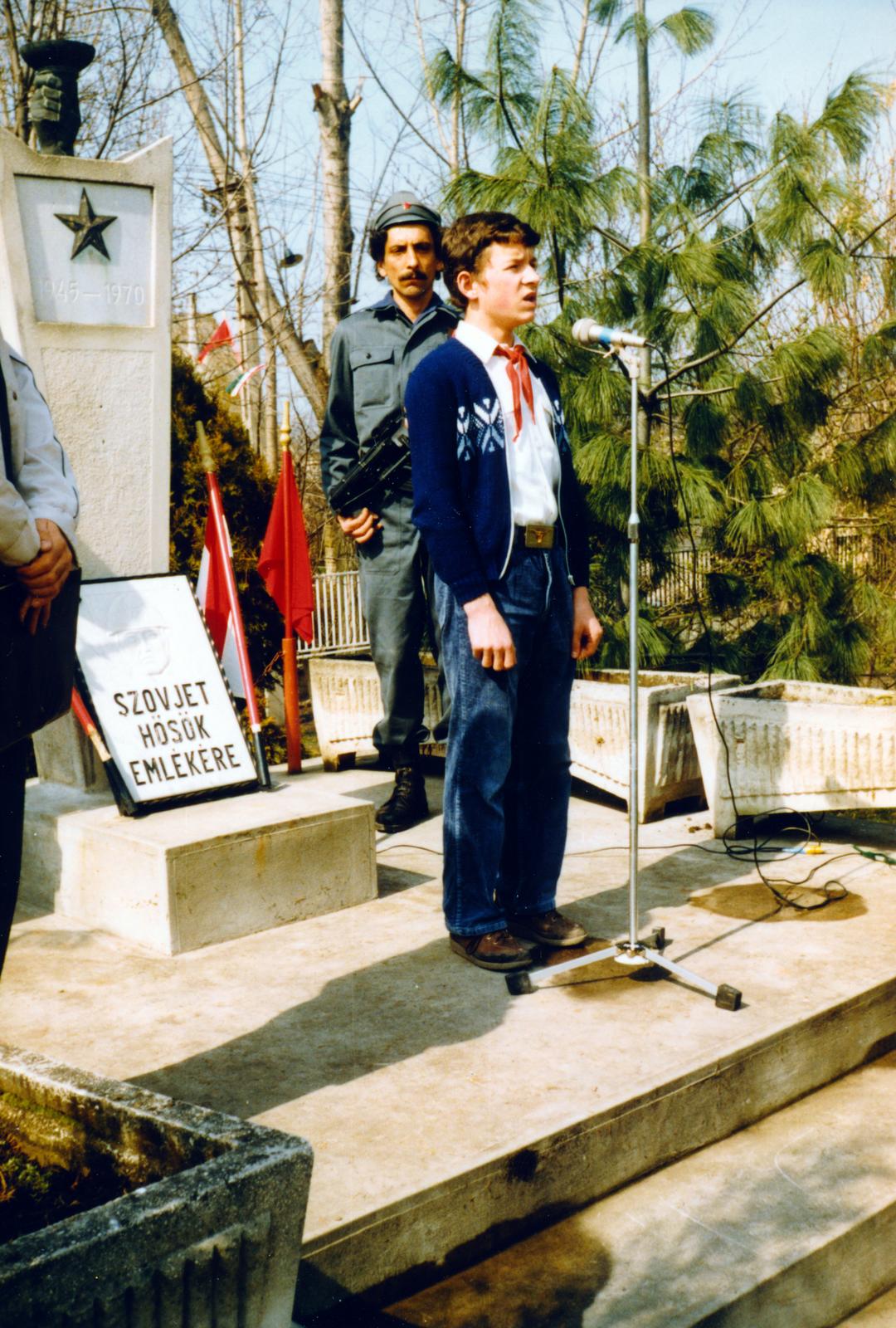 1981, Gödi Digitális Fotóarchívum, Workers' Militia, colorful, monument, commemoration, pioneer, Fortepan #234172