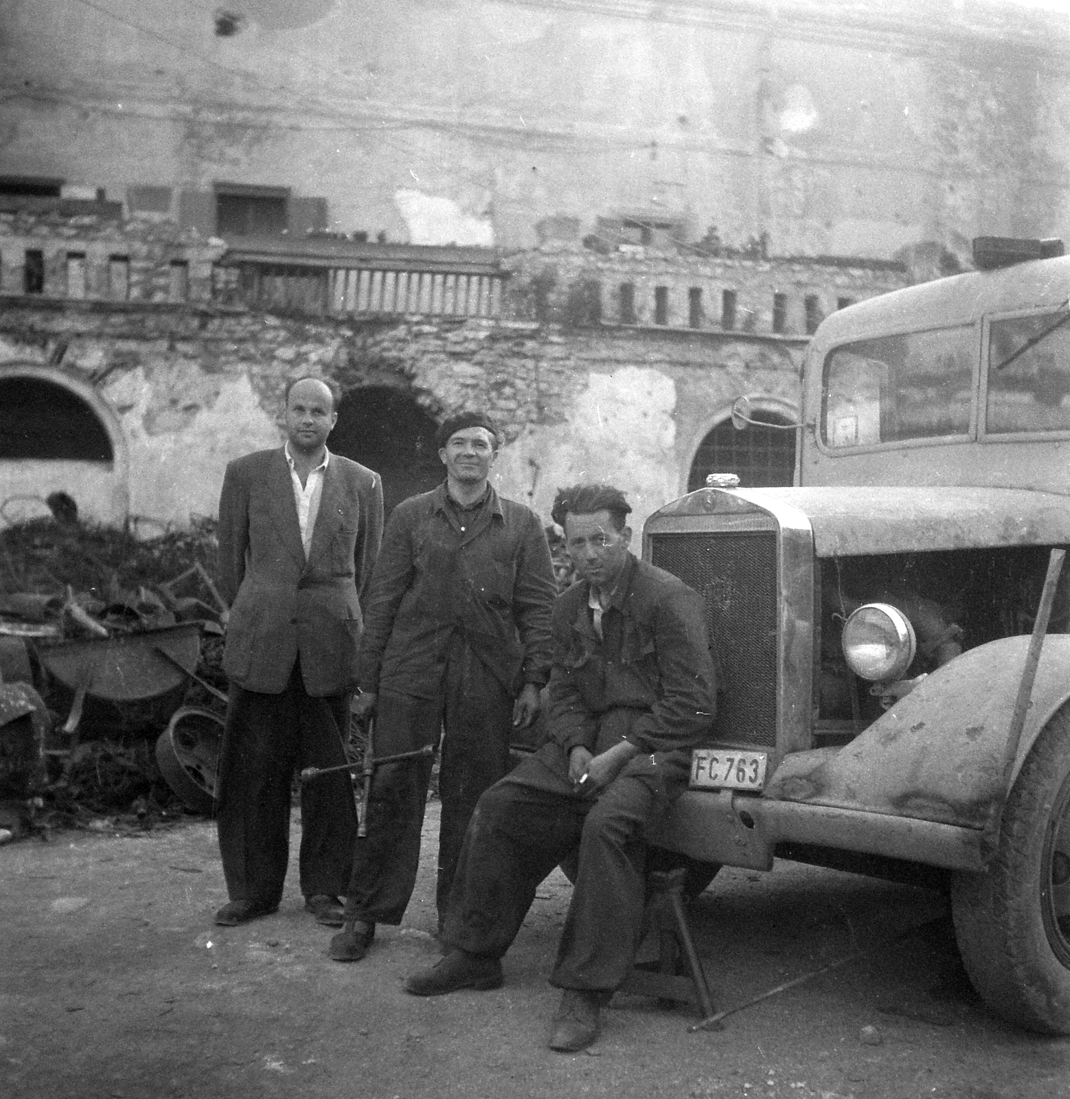 Hungary, Makó, 1951, Építész, tableau, men, commercial vehicle, working clothes, Mercedes-brand, beret, tool, number plate, scrap metal, three people, sitting on a car, Fortepan #23440