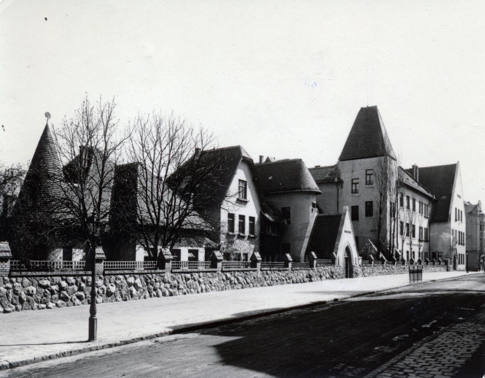 Hungary, Budapest XII., Városmajor utcai (később Kós Károly) Általános Iskola., 1954, Hegyvidéki Helytörténeti Gyűjtemény, Károly Kós-design, Budapest, Fortepan #234528