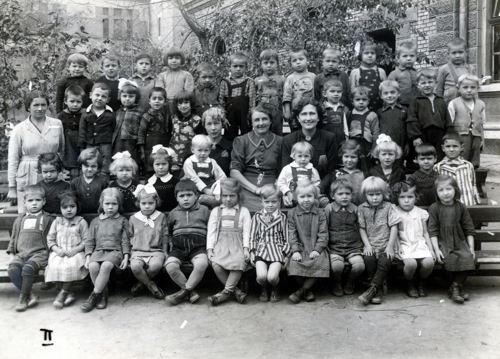 1935, Hegyvidéki Helytörténeti Gyűjtemény, striped dress, class photo, Fortepan #234591