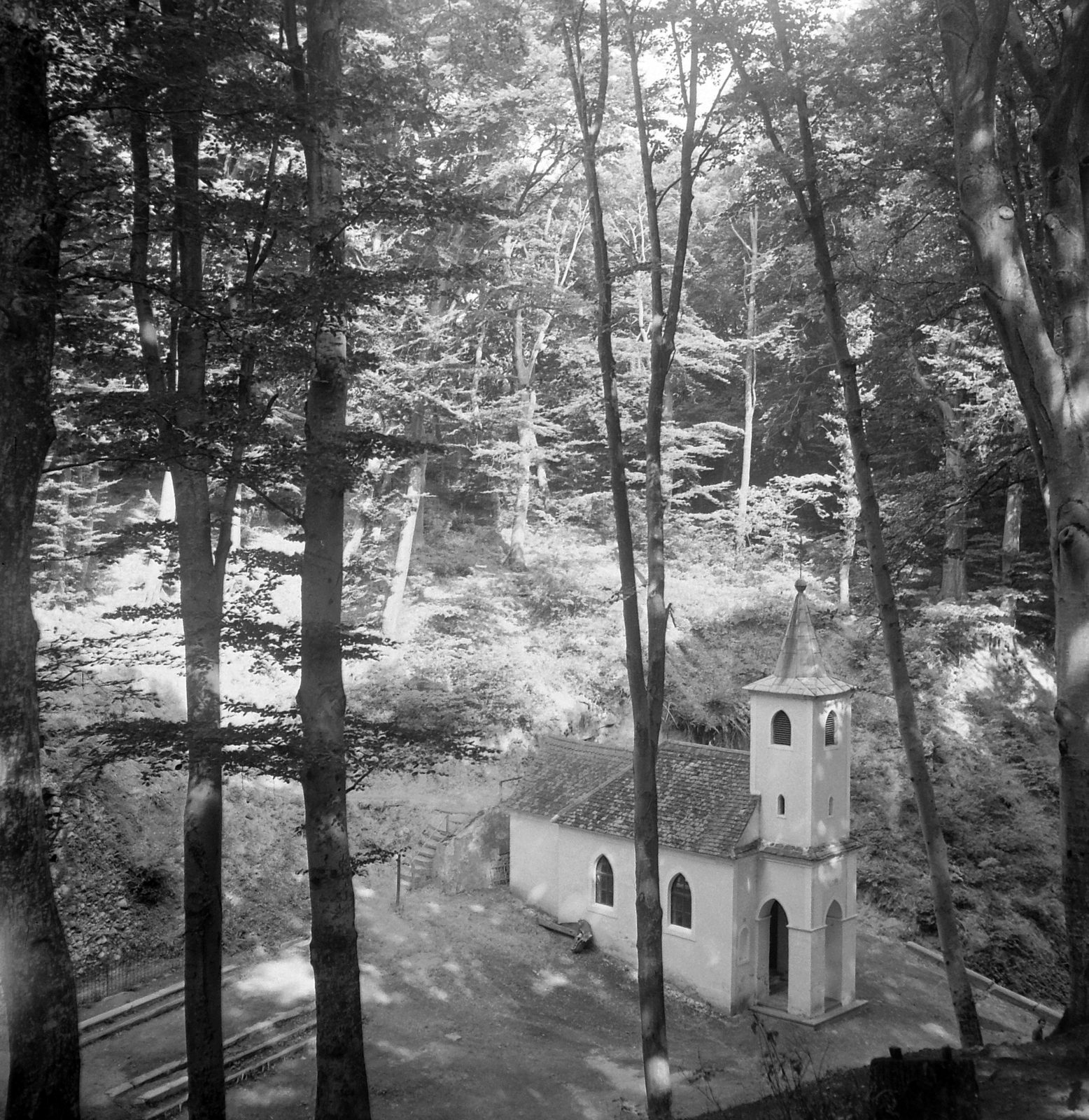 Hungary, Vasvár, Szentkúti kápolna, Mária búcsújáróhely., 1952, Építész, woods, chapel, pilgrimage, Fortepan #23468